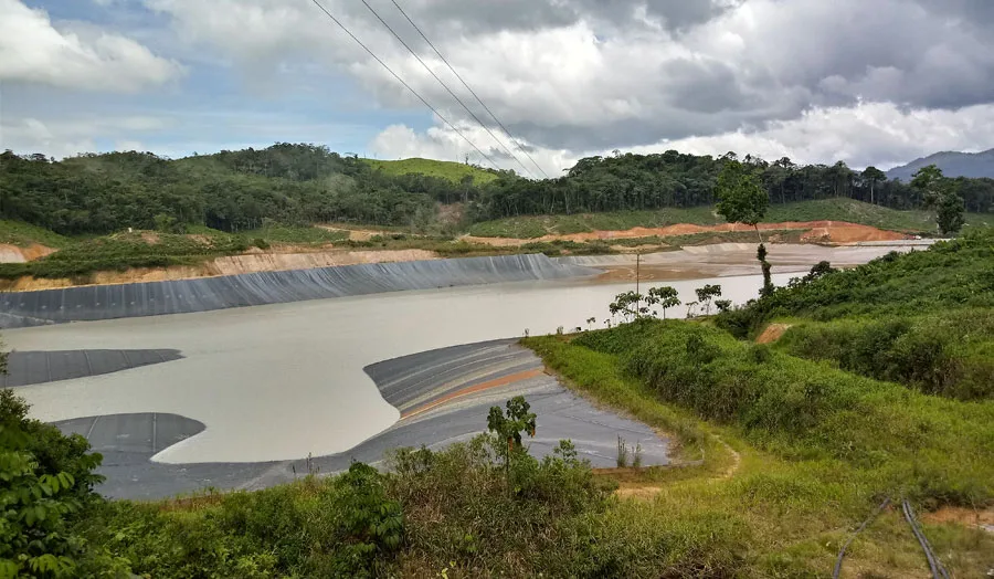 Vista de una presa de colas en Bonanza, dentro de los proyectos de DYSCONCSA